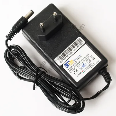 Зарядно устройство Black & Decker за акумулаторни Ni-Cd и Ni-MH батерии 12 V