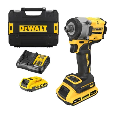 Акумулаторен гайковерт DeWALT с безчетков двигател с 2 батерии и зарядно, 18 V, 2 Ah, 406 Nm, квадрат, 1/2", DCF922D2T