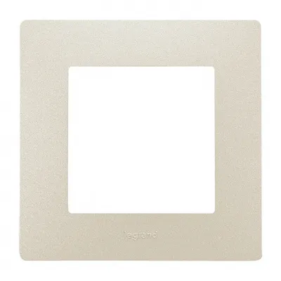 Декоративна рамка Legrand за ключове и контакти един модул крем, 86х86x10.2 мм, Niloe